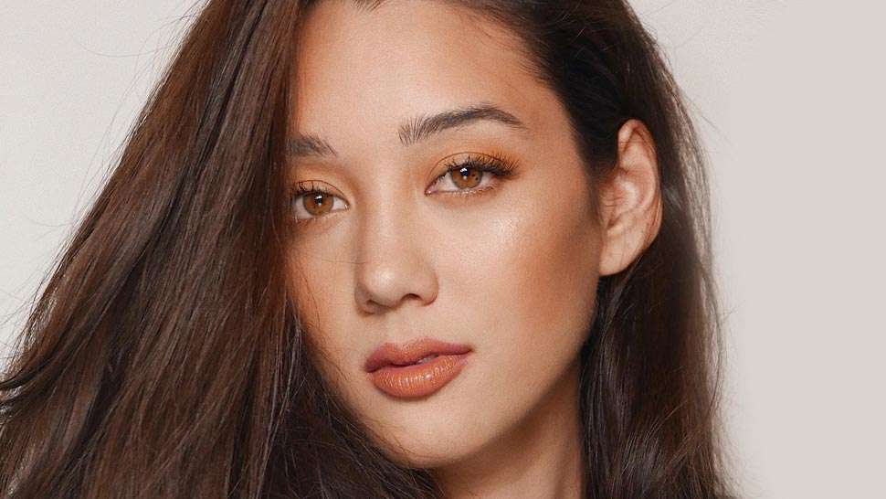 Wearing Foundation Every Day Might Be Good for Your Skin, Experts Say