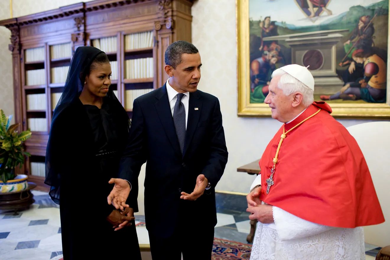Barack Obama and Michelle meeting Pope Benedict XVI