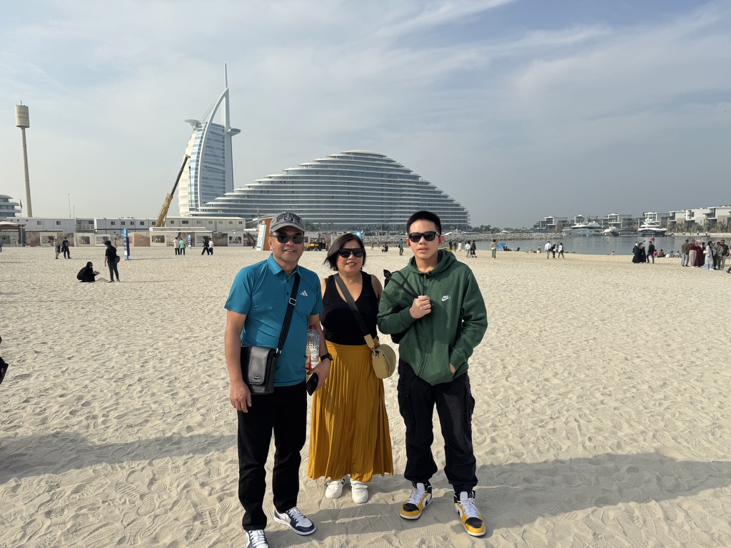 Jelen Paclarin with husband and nephew. PHOTO: Courtesy by Pola del Monte