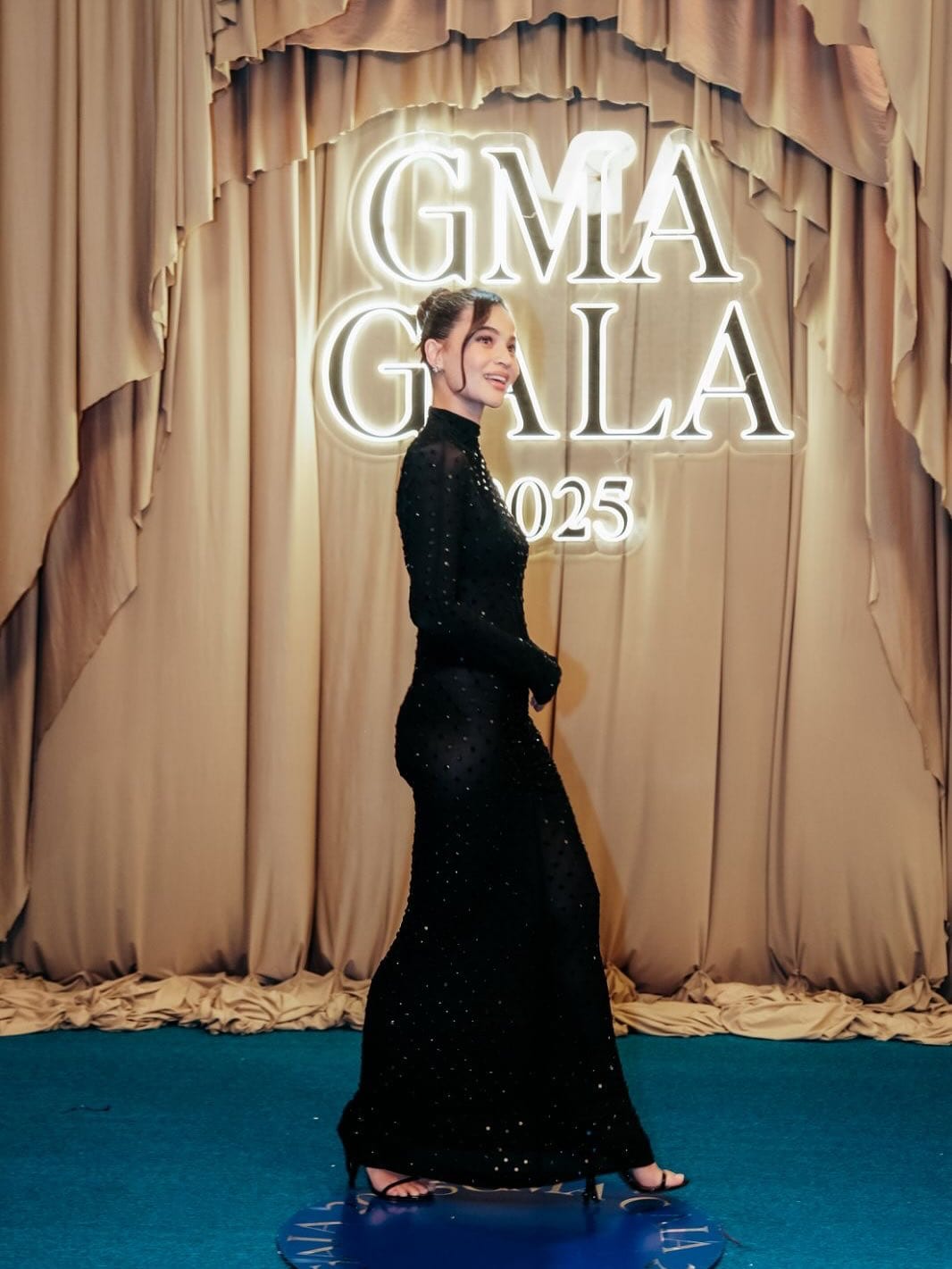 Anne Curtis in Alaïa