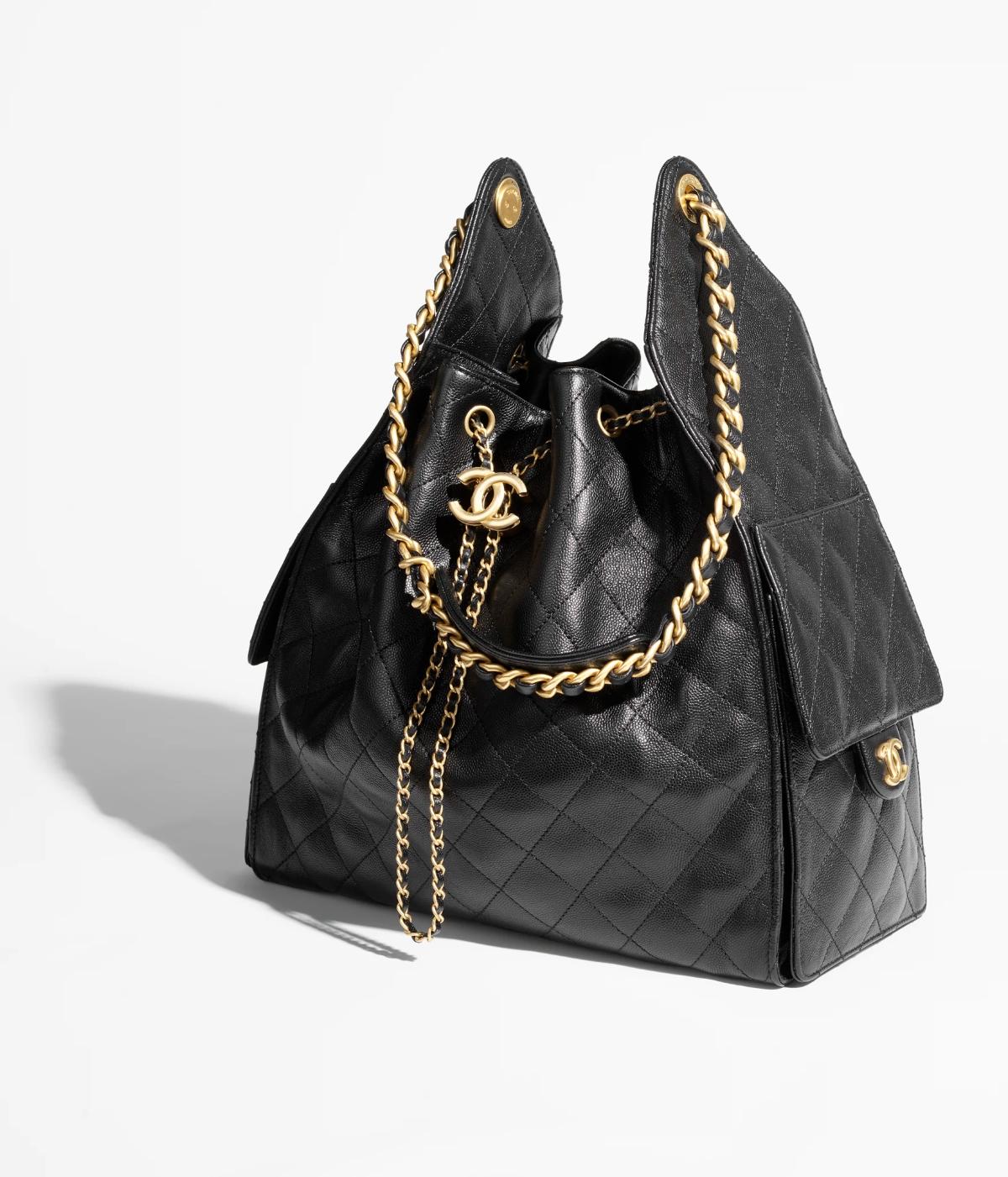 Chanel 25 in medium handbag