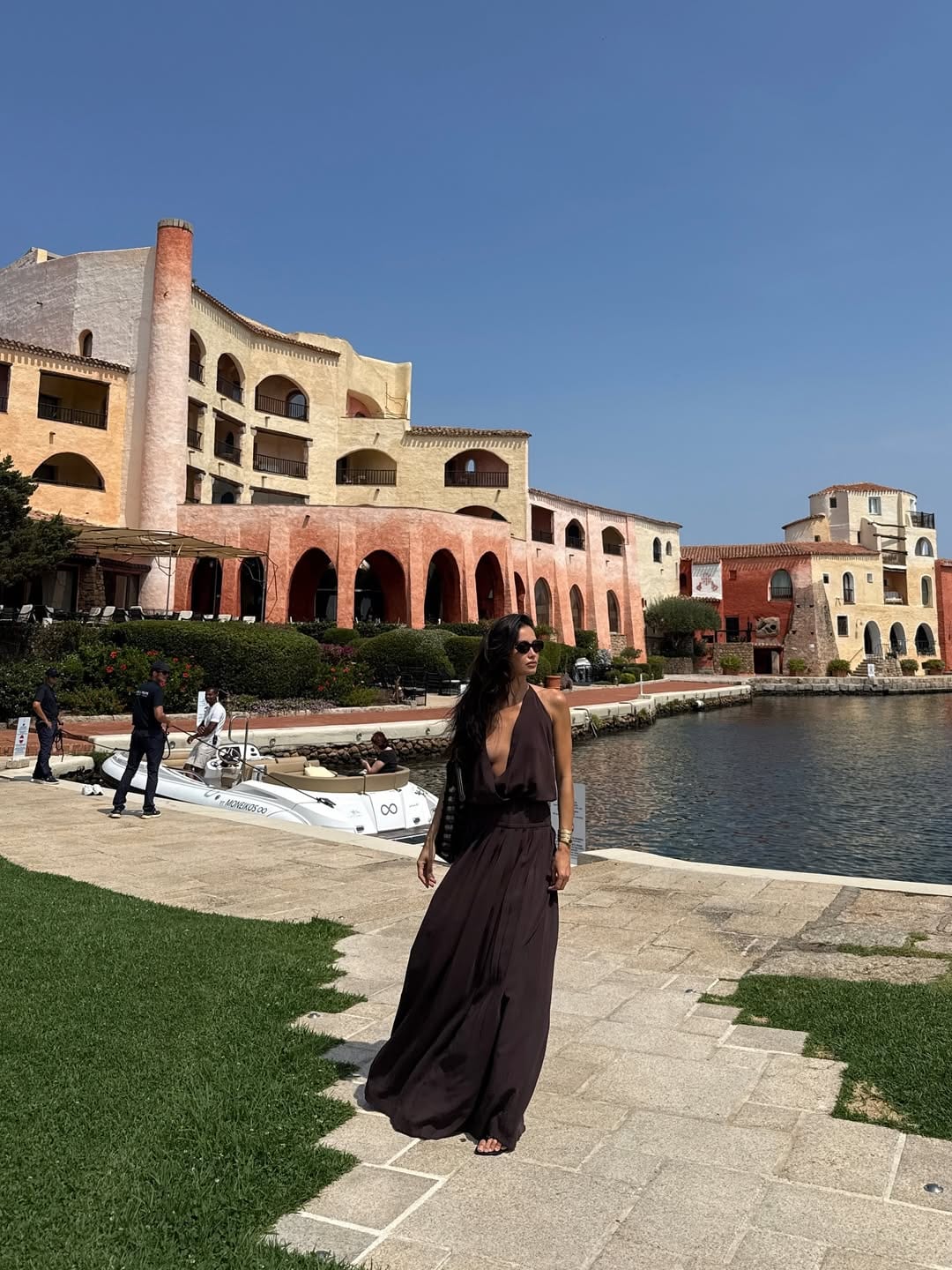 Kelsey Merritt chic OOTD in Italy