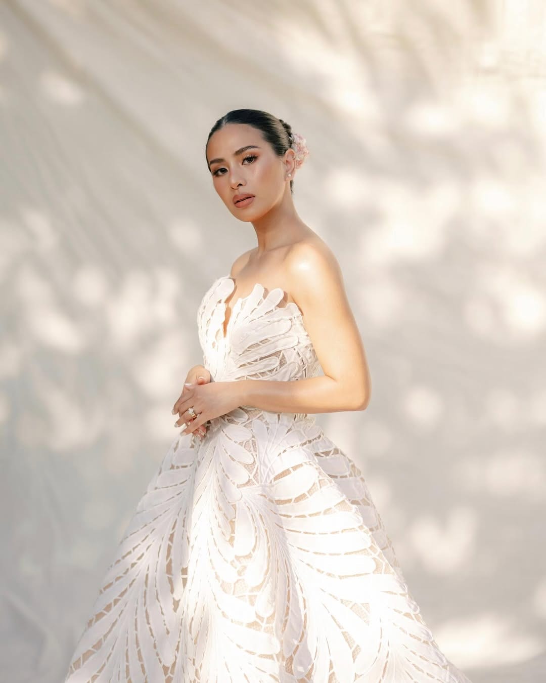 Marj Maroket wearing an Oscar Dela Renta bridal gown
