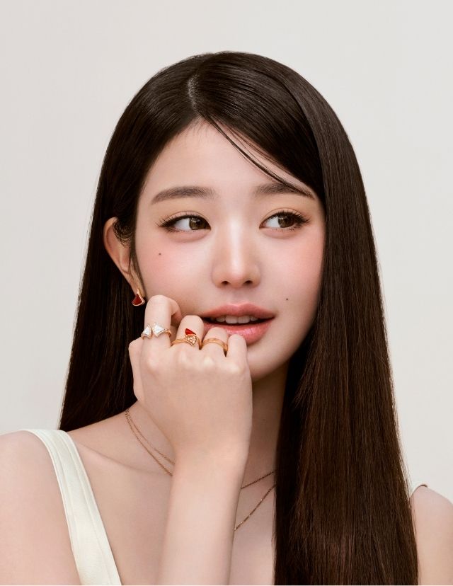 Jang Wonyoung’s First Official Portraits as a Bulgari Brand Ambassador