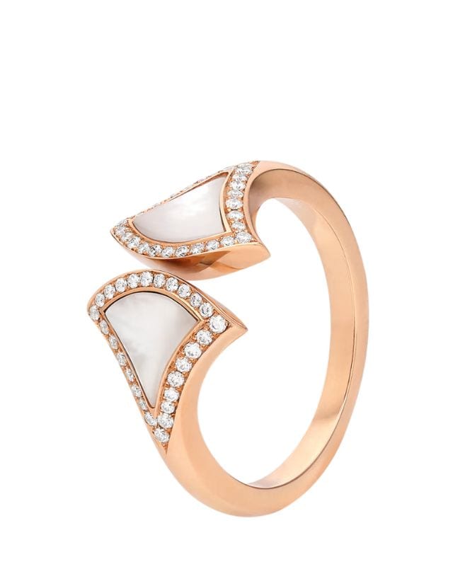 Divas' Dream ring in 18 kt rose gold set with mother-of-pearl elements and pavé diamonds