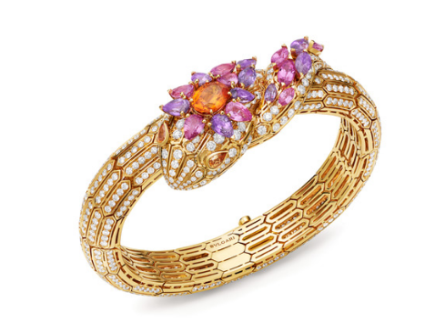 High Jewelry Serpenti bracelet in yellow gold with 1 mandarin oval garnet (1.99 ct), 8 pear pink sapphires (3.84 ct), 10 marquise pink sapphires (3.75 ct), 2 pear garnets and pavé-set diamonds, BULGARI