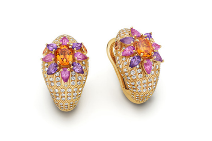 High Jewelry Serpenti earrings in yellow gold with 2 oval mandarin garnets (1.79 ct), 16 pear pink sapphires (2.64 ct), 4 pear garnets and pavé-set diamonds, BULGARI