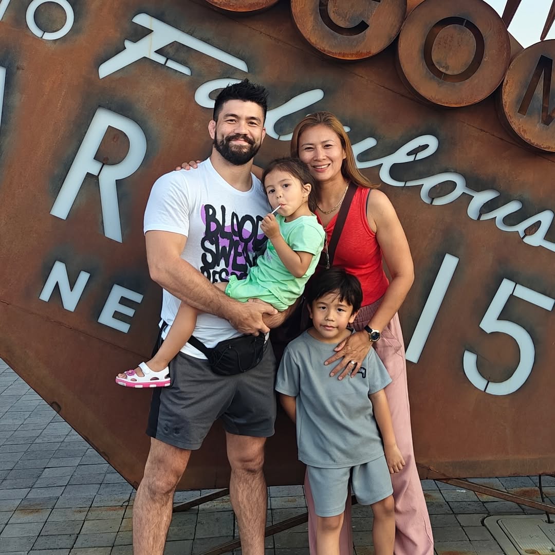 Mark Mugen and family