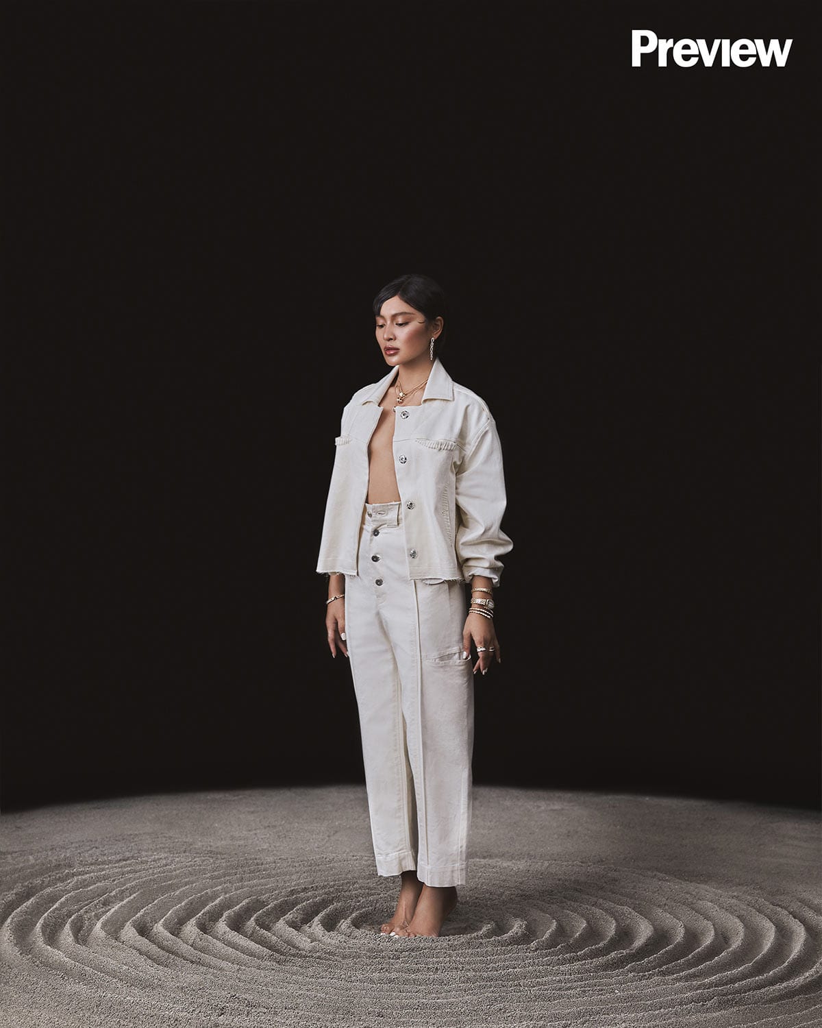 Nadine Lustre wears barrel jeans from BAGASÁO.