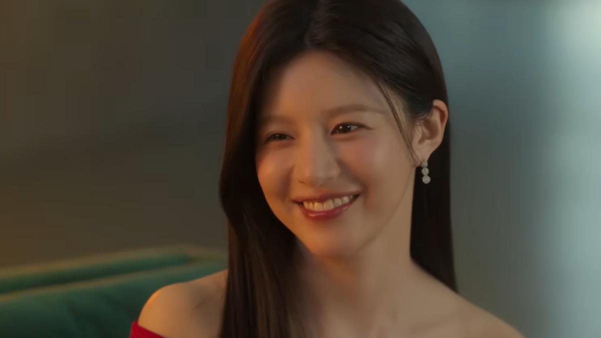 Go Youn Jung as Cha Mu-hee