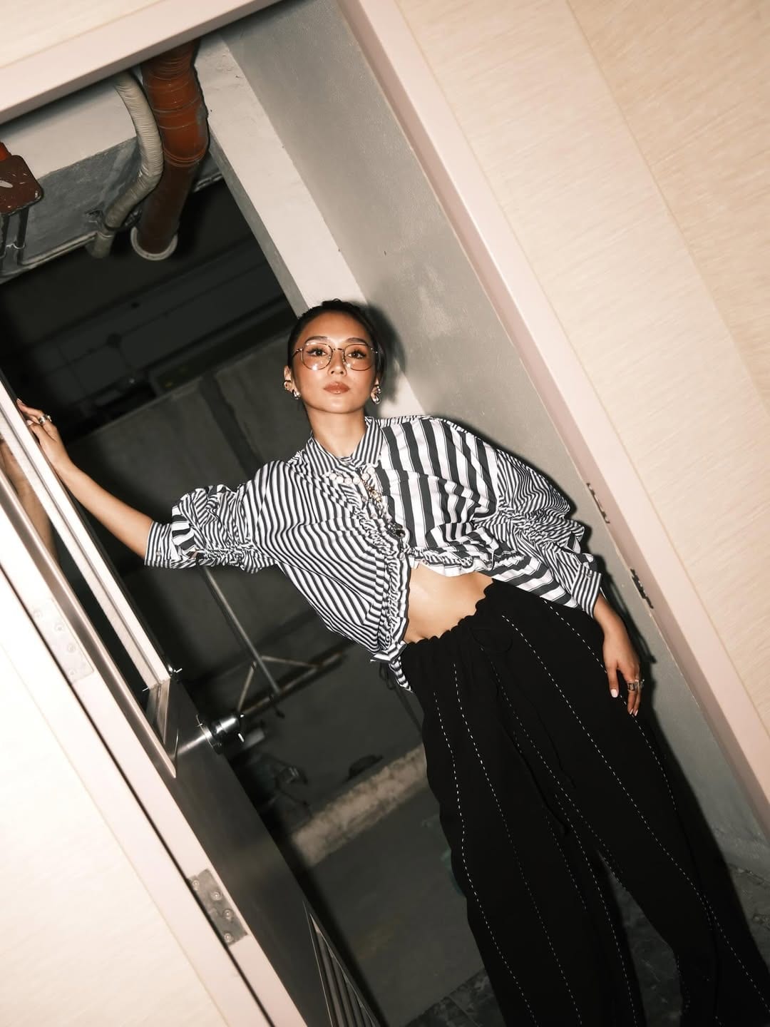 Makeup by Harlyn Fernandez Santos and hair by Raymart Espina.