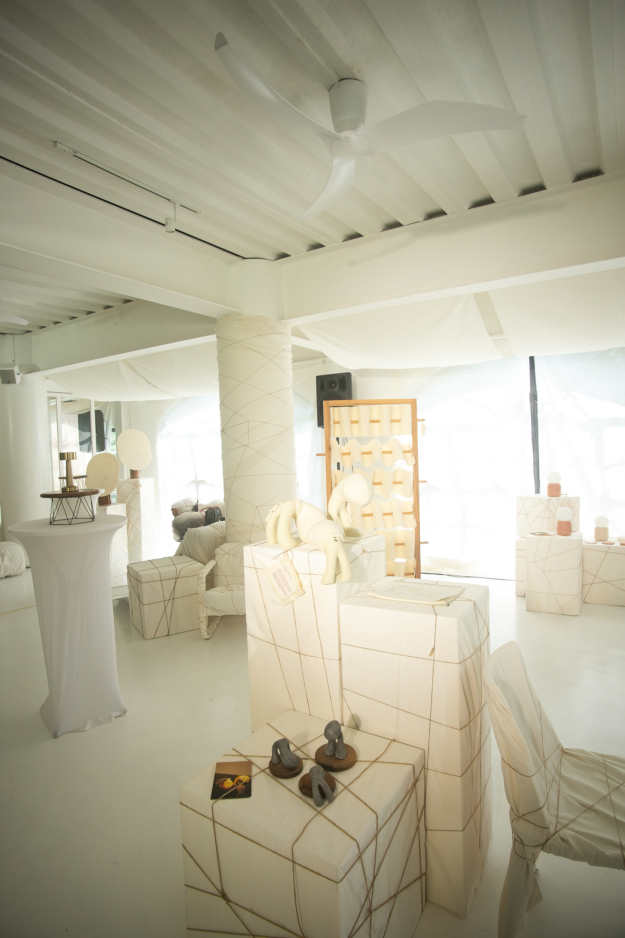 The Hiblatech exhibit at Vestido Manila last January 22, featuring the creations of Filipino designers.