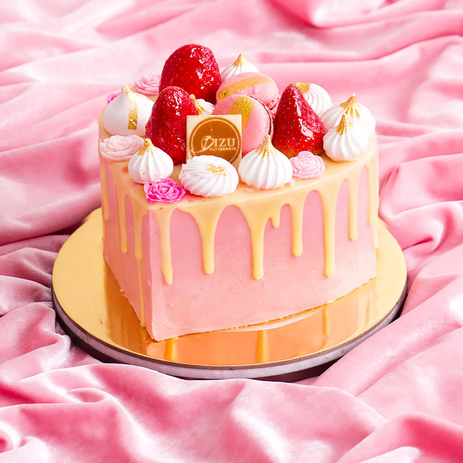Bizu La Vie En Rose cake