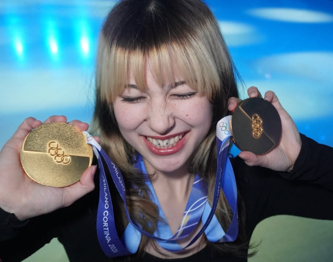 Alysa Liu with her Olympic medals