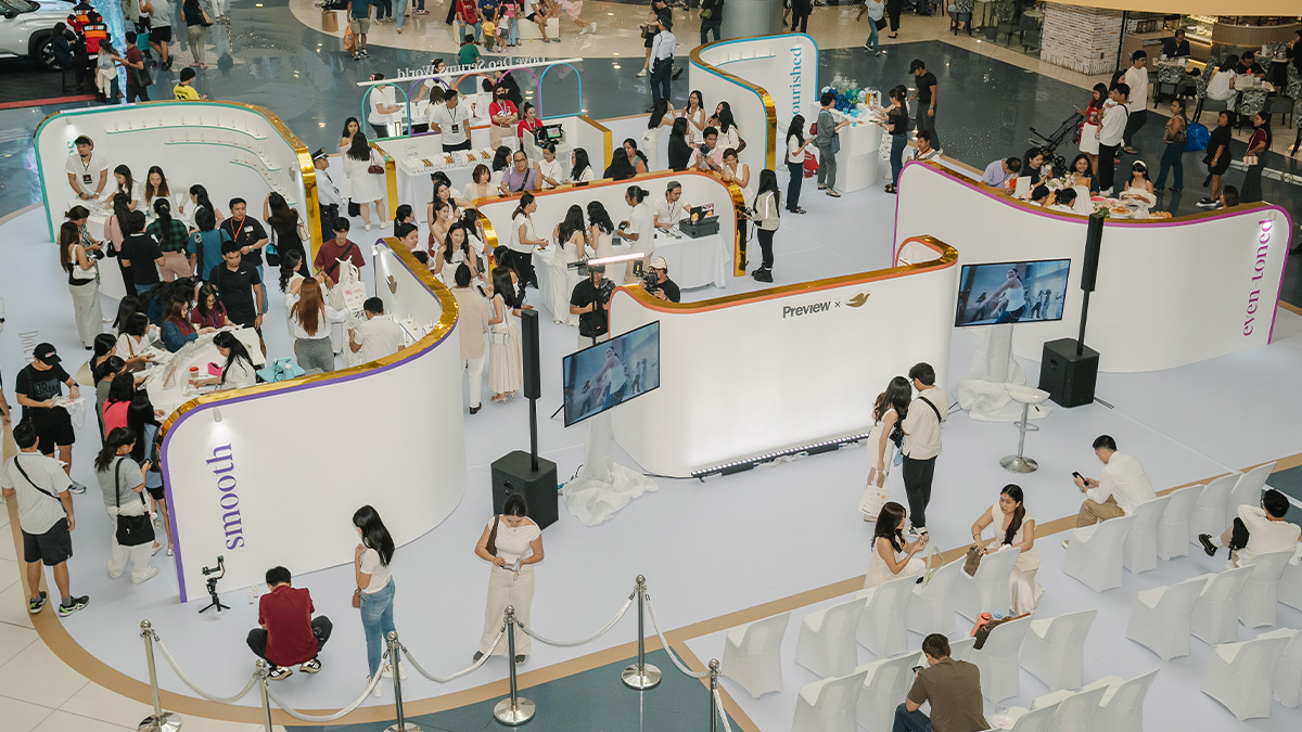 Crowd at the Dove Deo Serums World