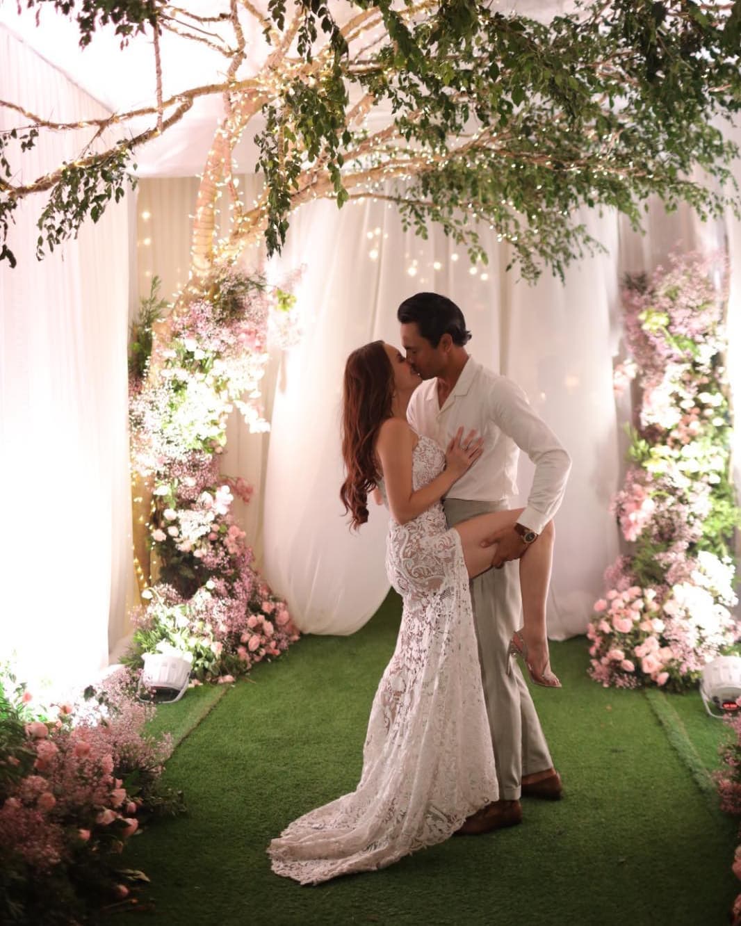 Ellen Adarna and Derek Ramsay Welcome a Baby Girl | Preview.ph