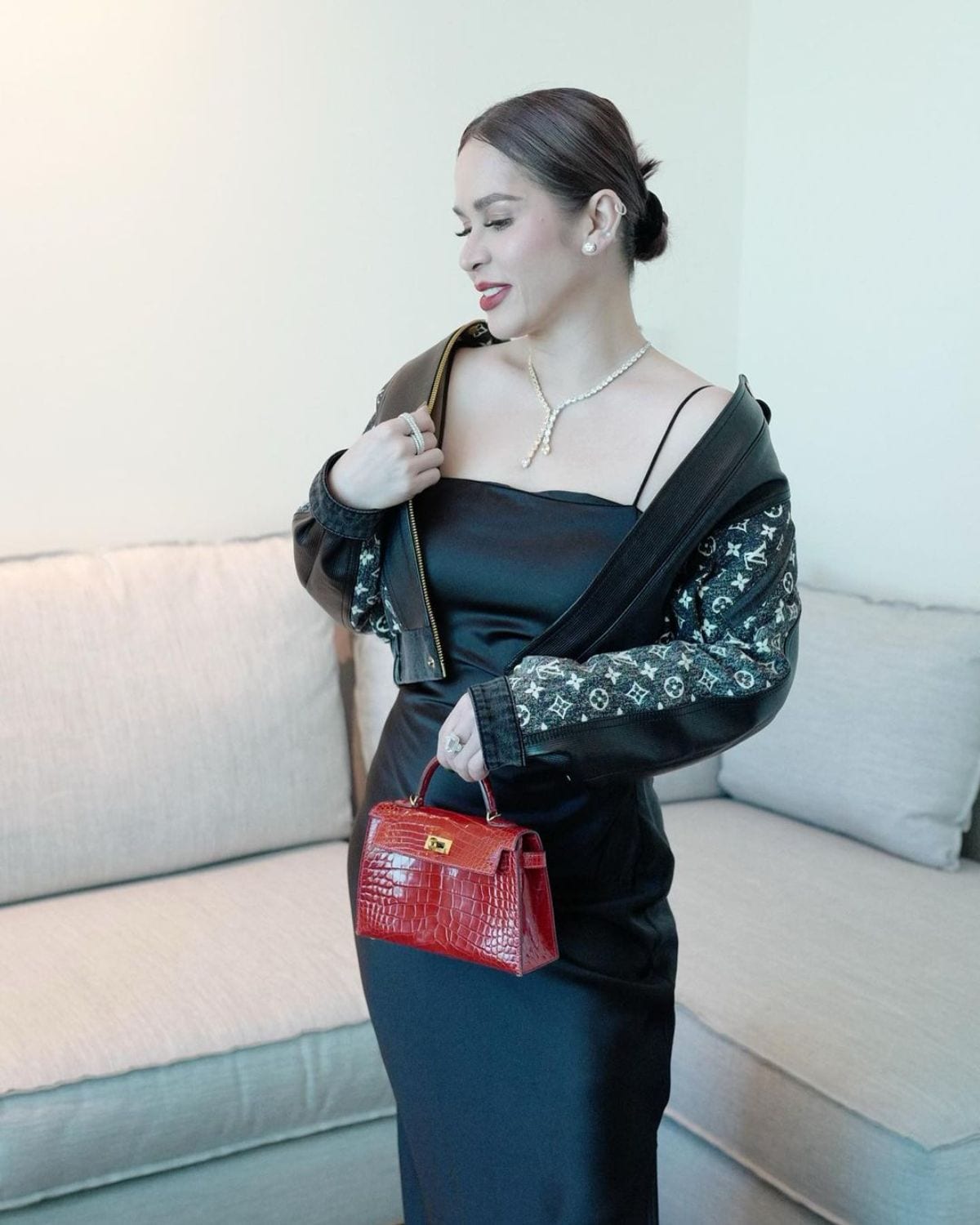 black halter wedding guest dress V-Neck Halter Black Trumpet/Mermaid Wedding Guest Dress