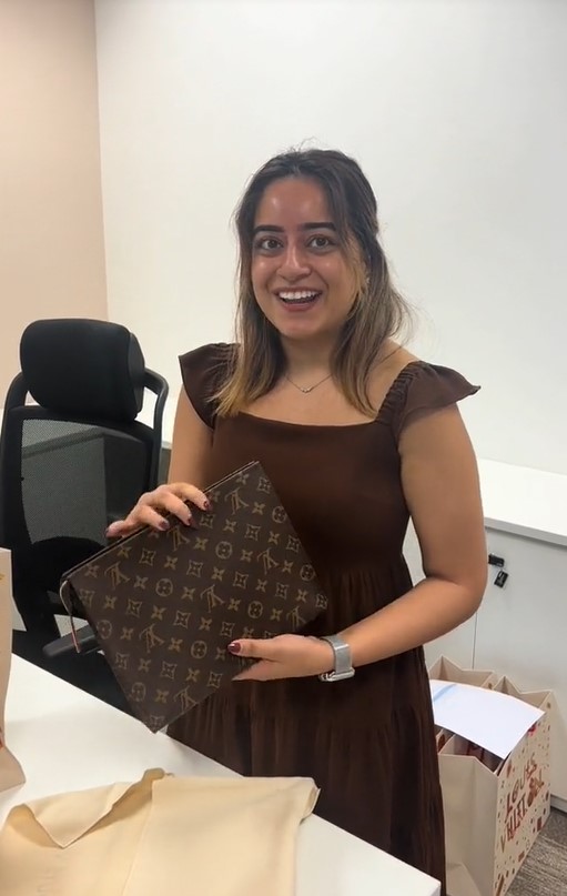 Wow! Louis Vuitton Gifted Their Employees A Bag Worth Over P40,000