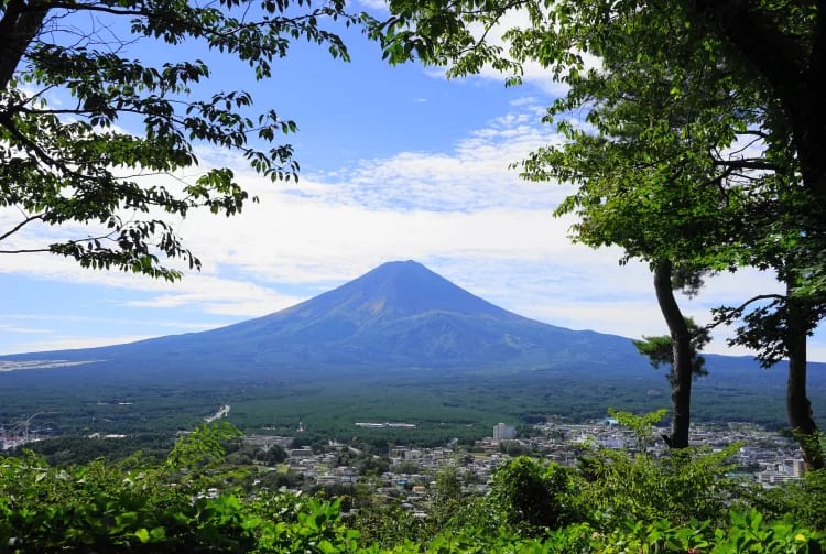 mt fuji view from Tenjoyama Park