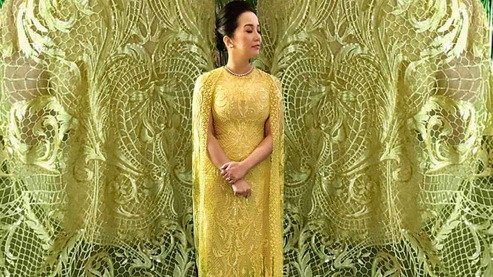 crazy rich asians gold dress All Red Carpet Looks from Crazy Rich Asians Cast